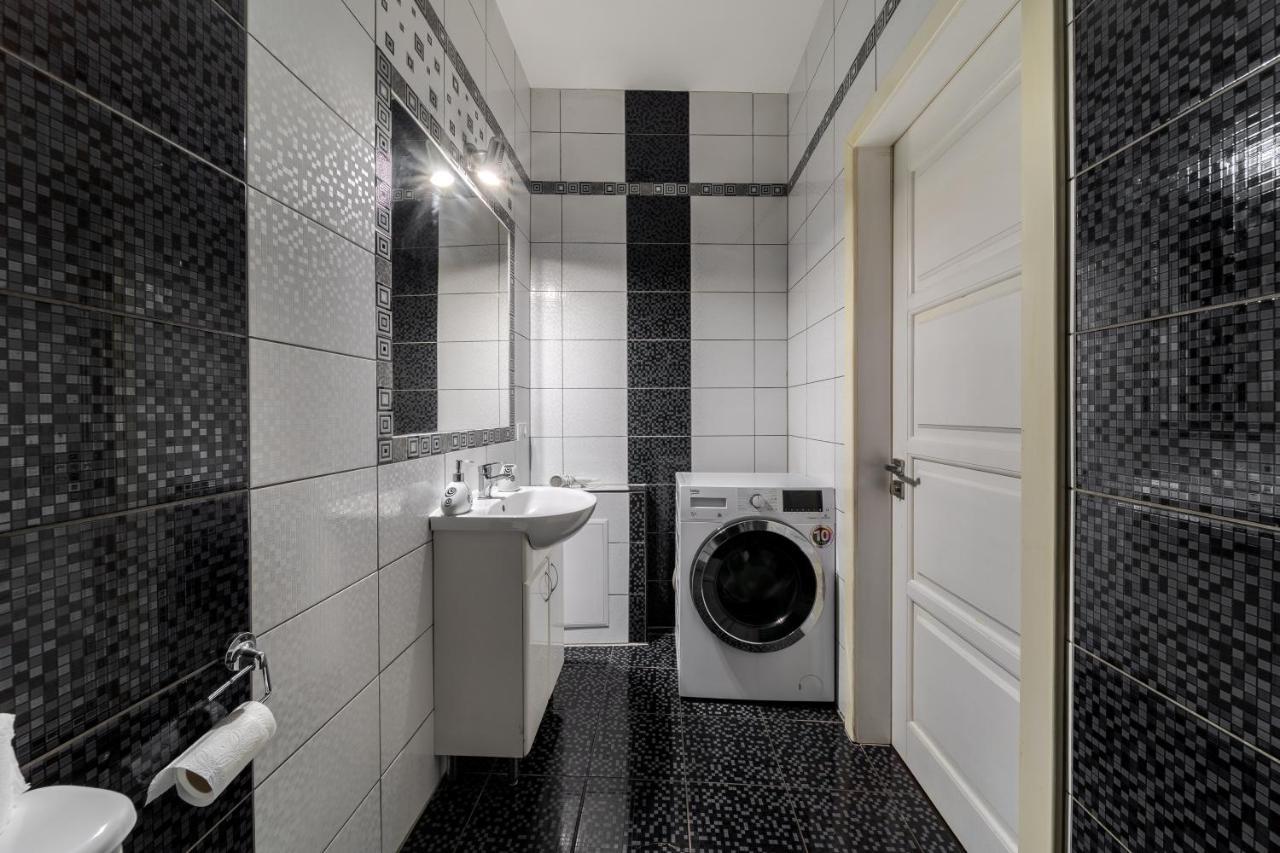 Halytska Apartment Lviv Eksteriør bilde